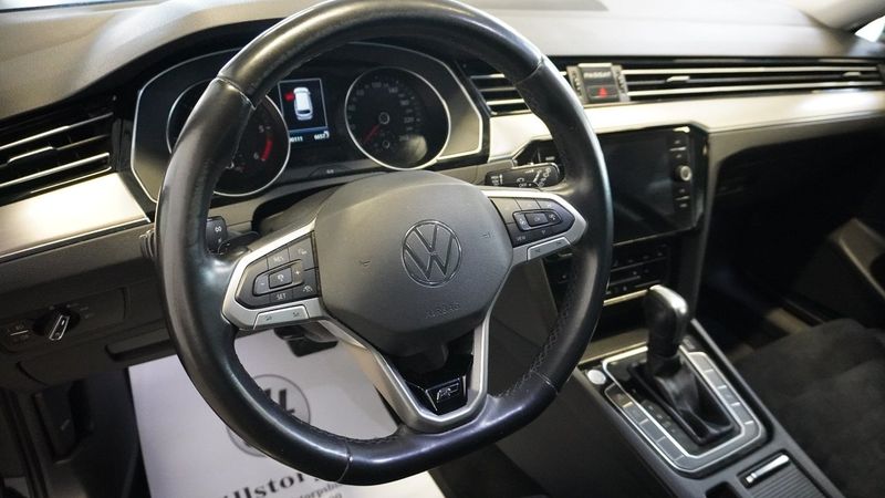 Volkswagen Passat bild 13