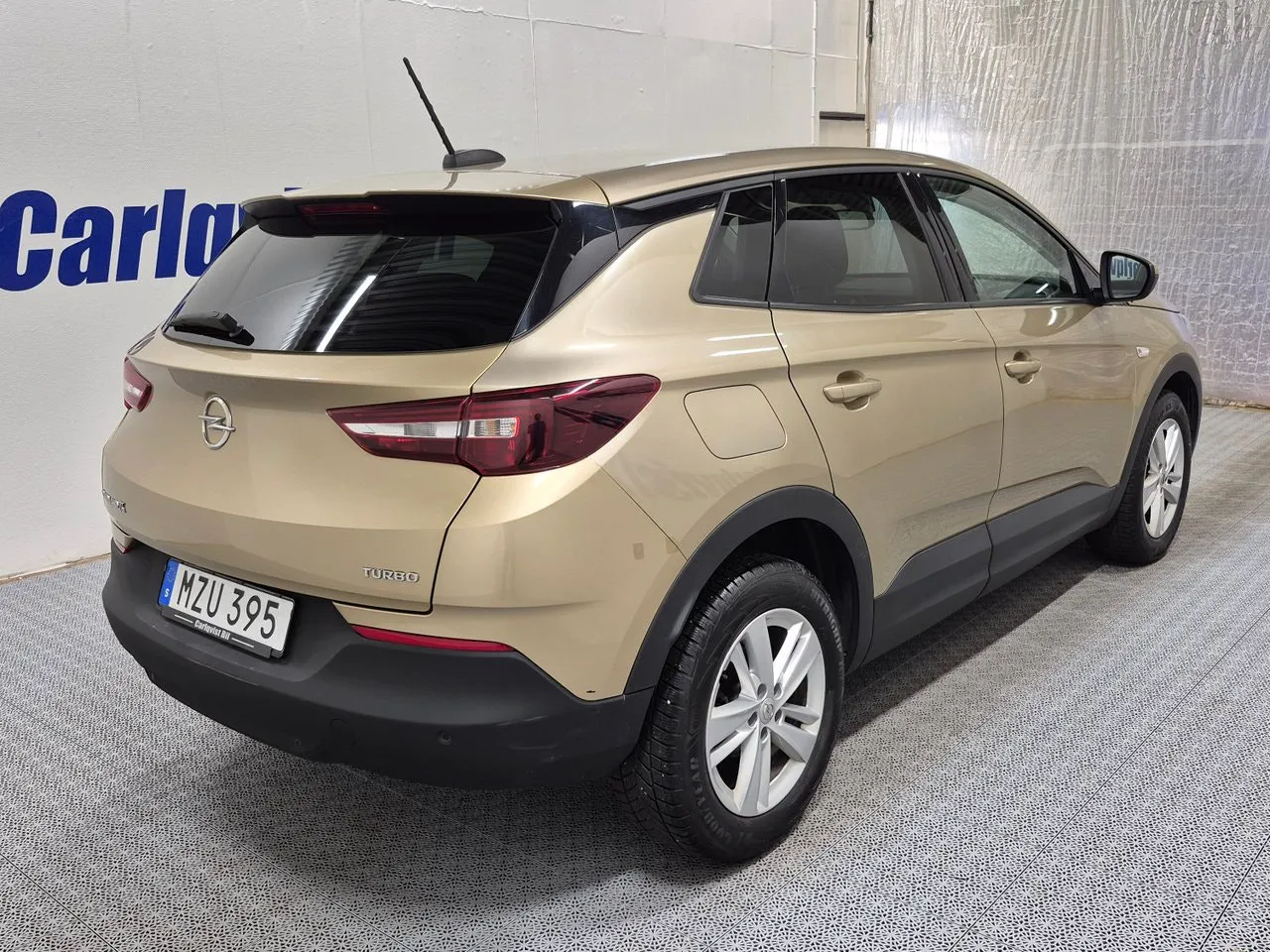 Vehicle image 3