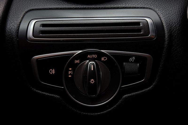 Mercedes GLC220 bild 32