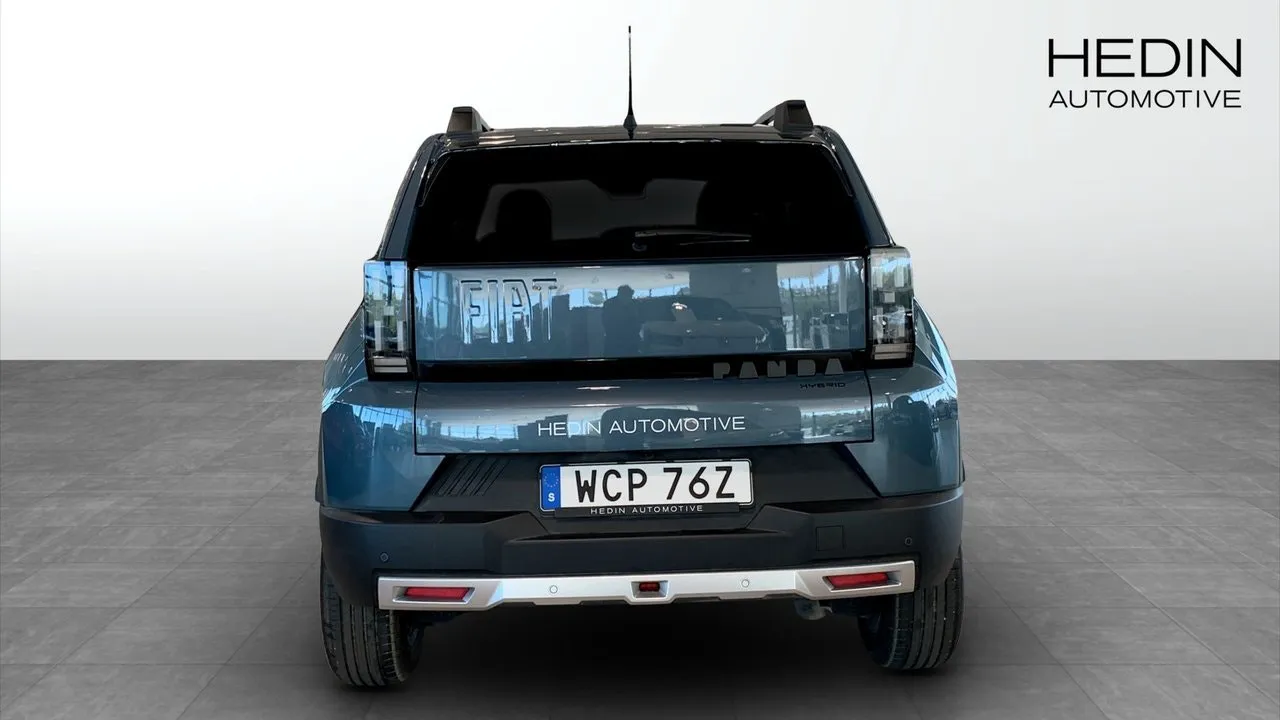 Vehicle image 6