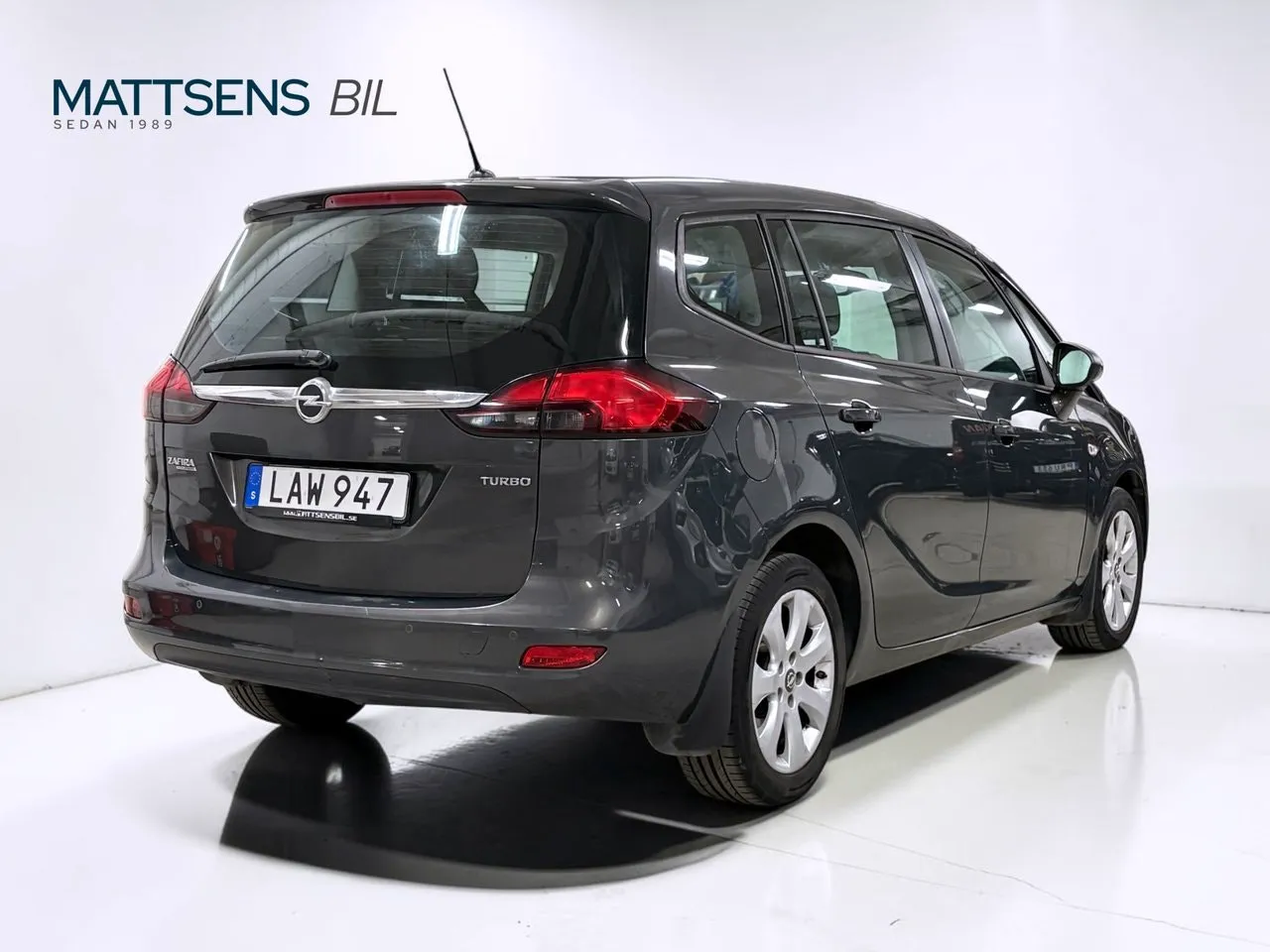 Vehicle image 15