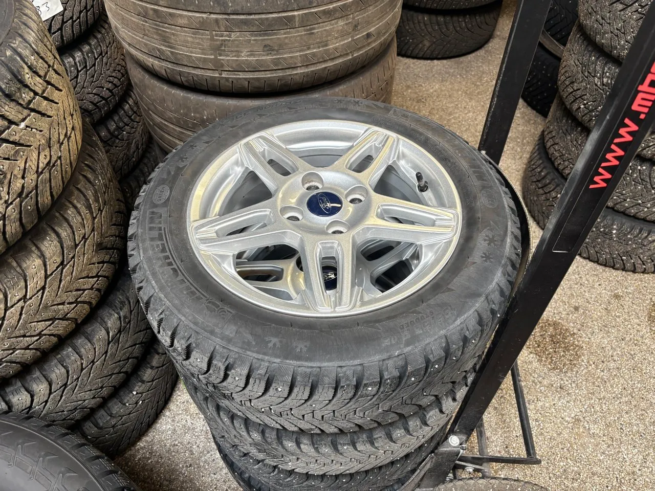 Vehicle image 6