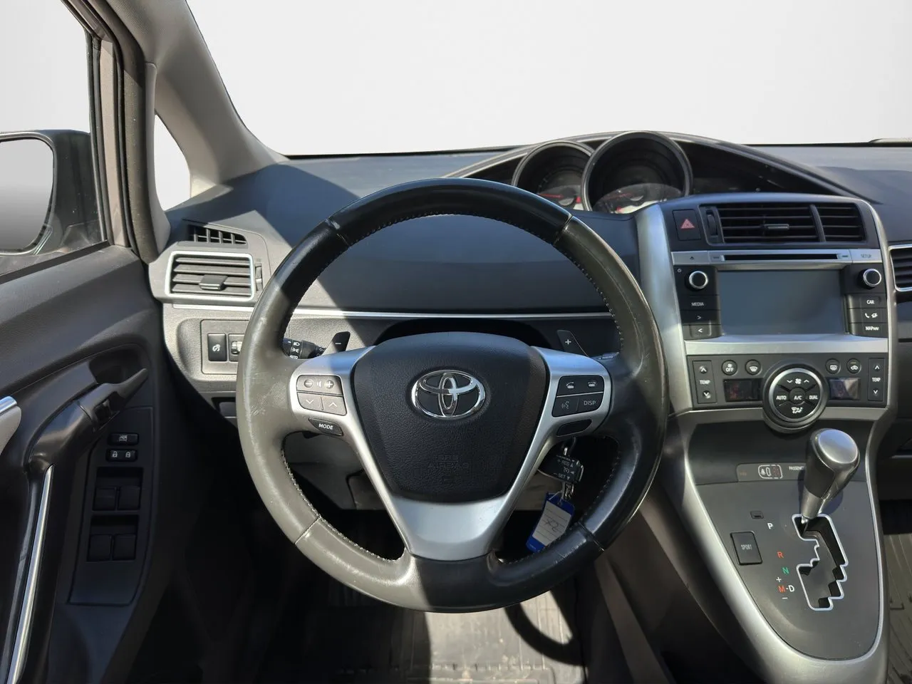 Vehicle image 11