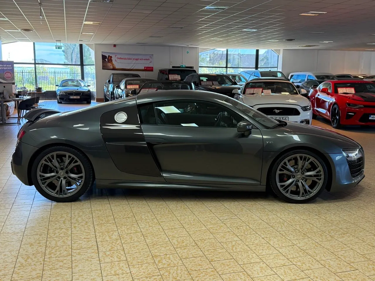 Vehicle image 7