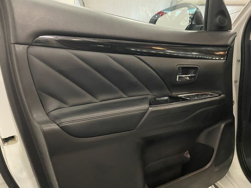 Mitsubishi Outlander bild 11