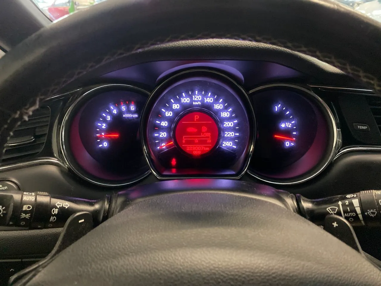 Vehicle image 14