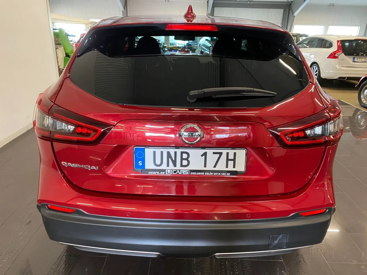 Vehicle image 6