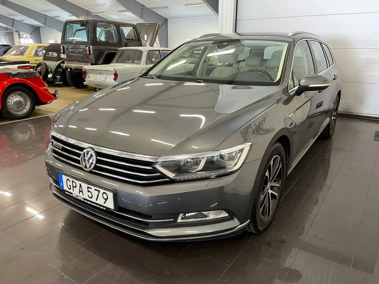 Vehicle image 5