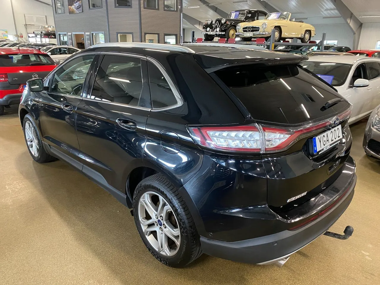Vehicle image 6