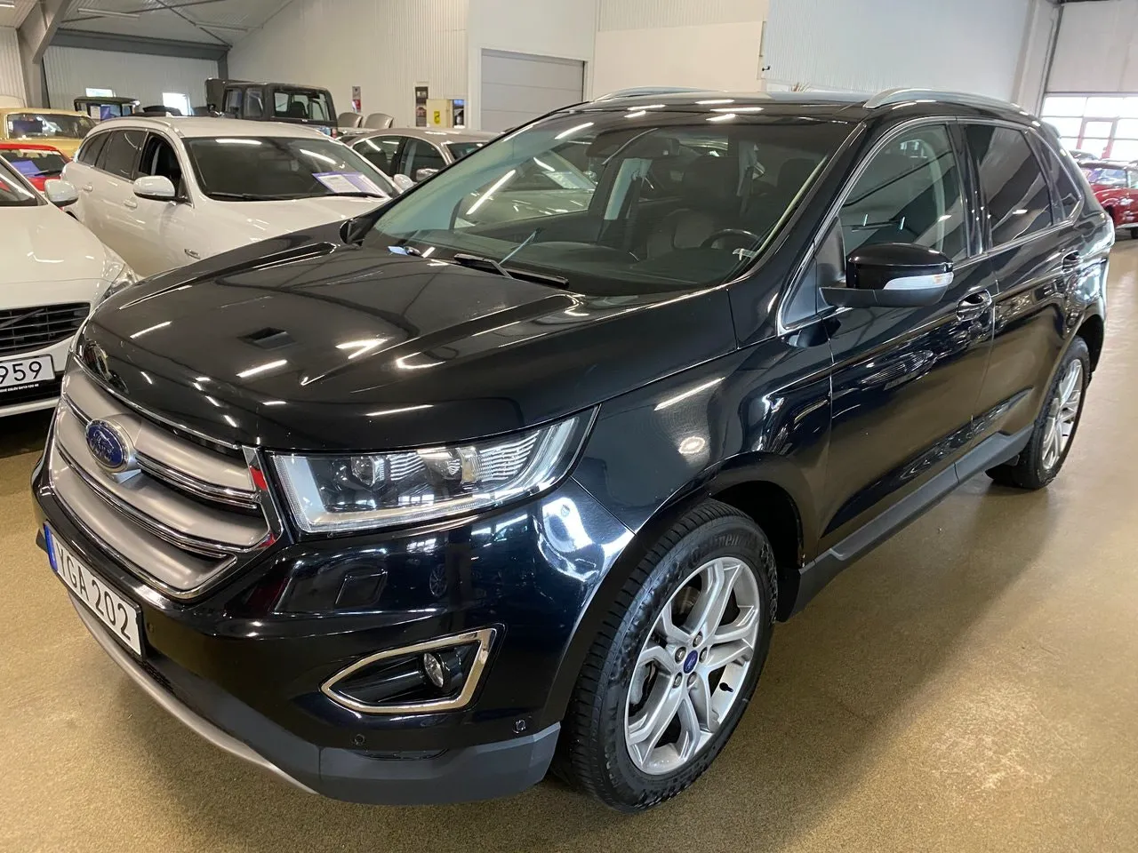 Vehicle image 5
