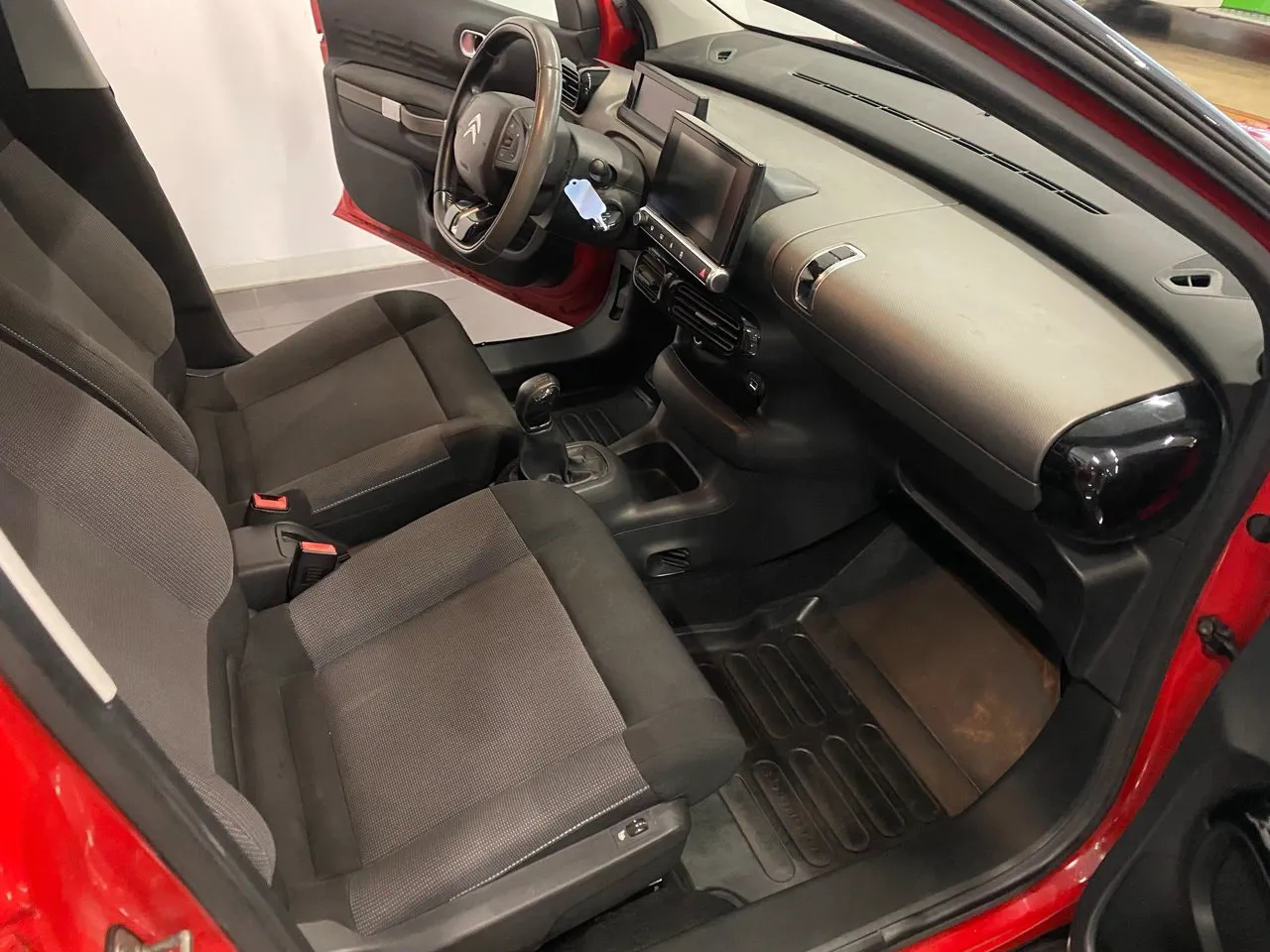 Vehicle image 16