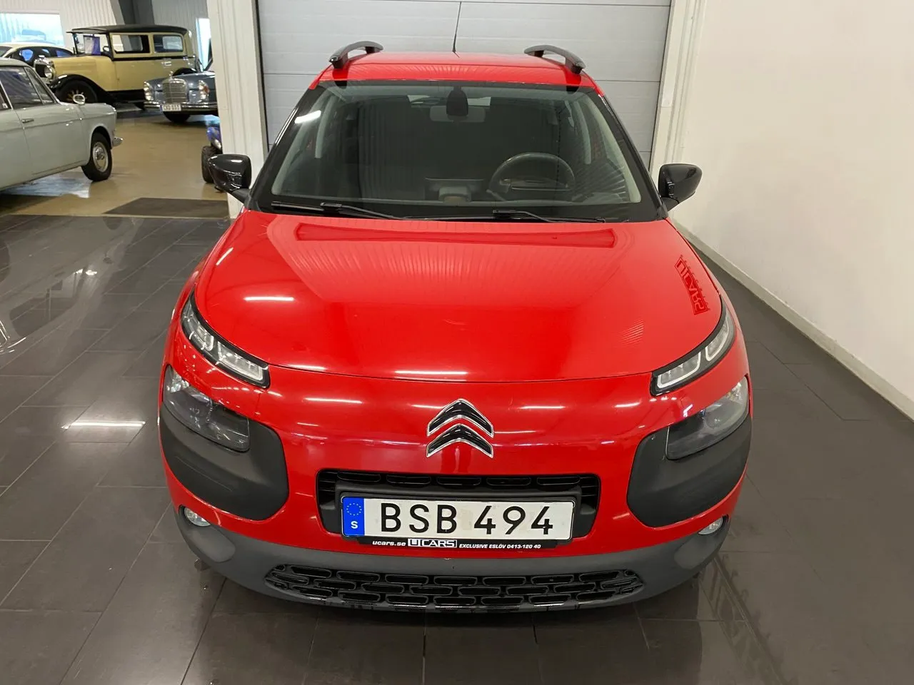 Vehicle image 5