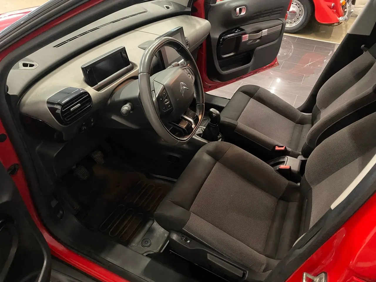 Vehicle image 13