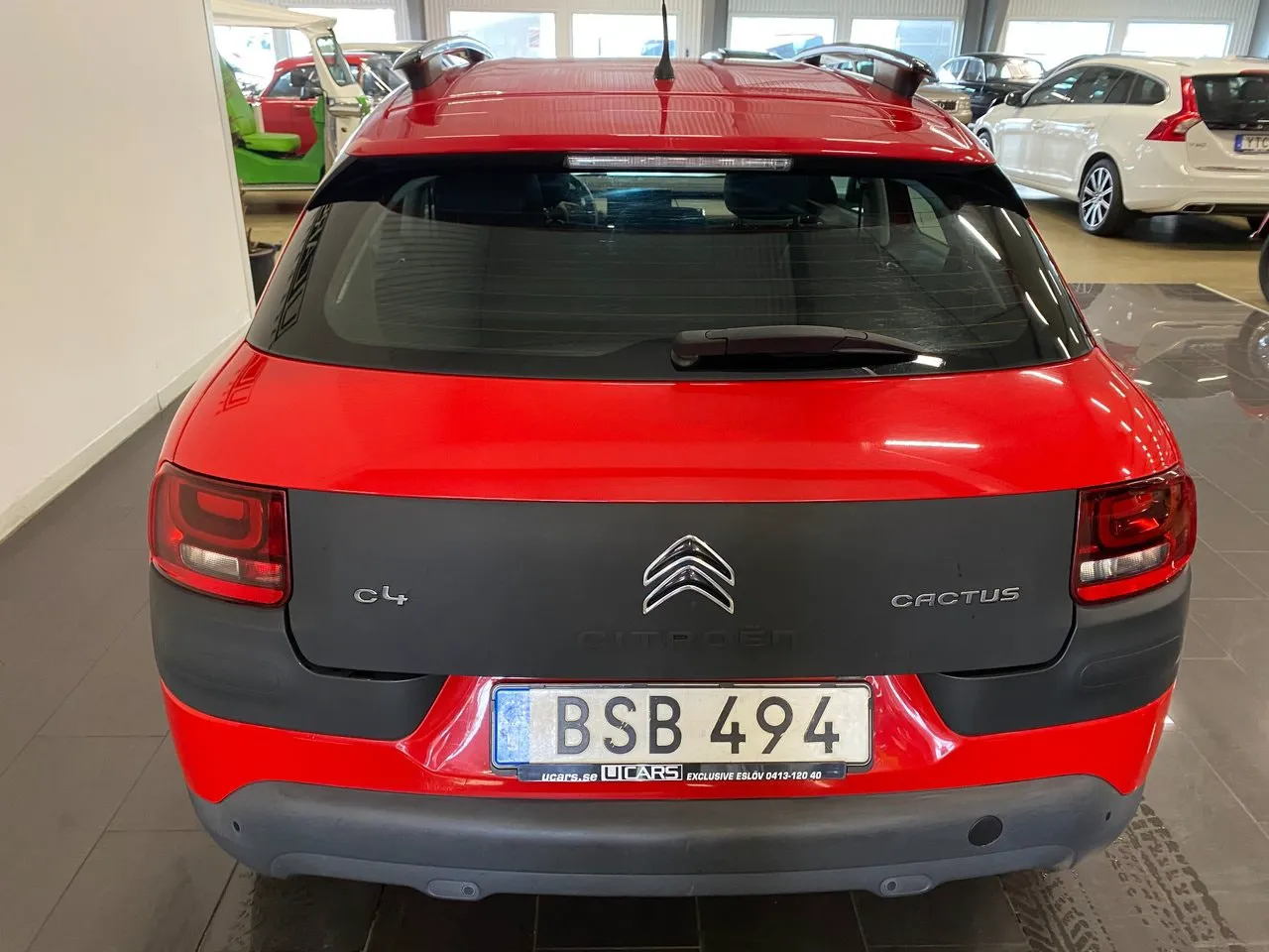 Vehicle image 4