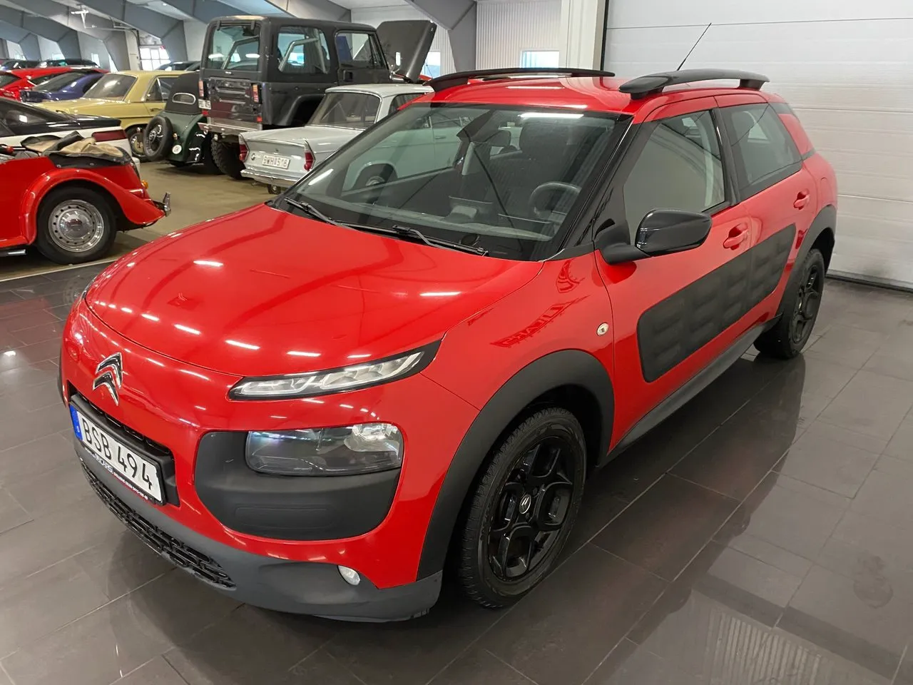 Vehicle image 6