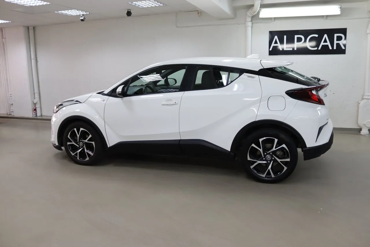 Vehicle image 7