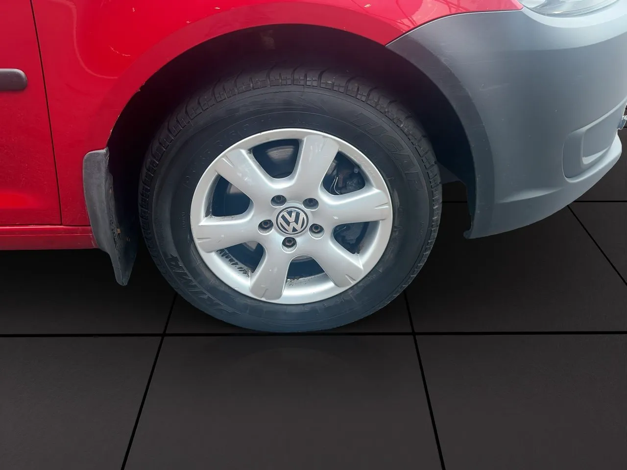 Vehicle image 21