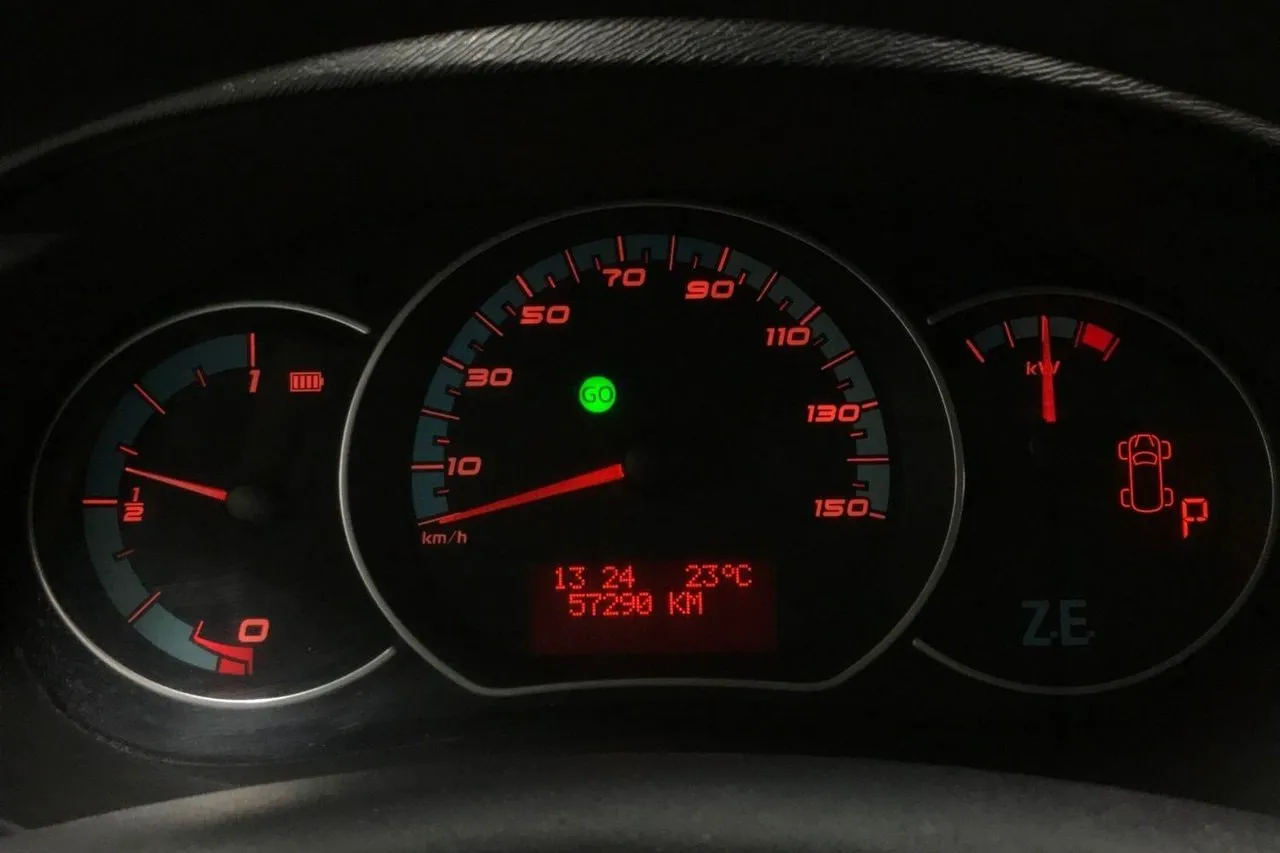 Vehicle image 16