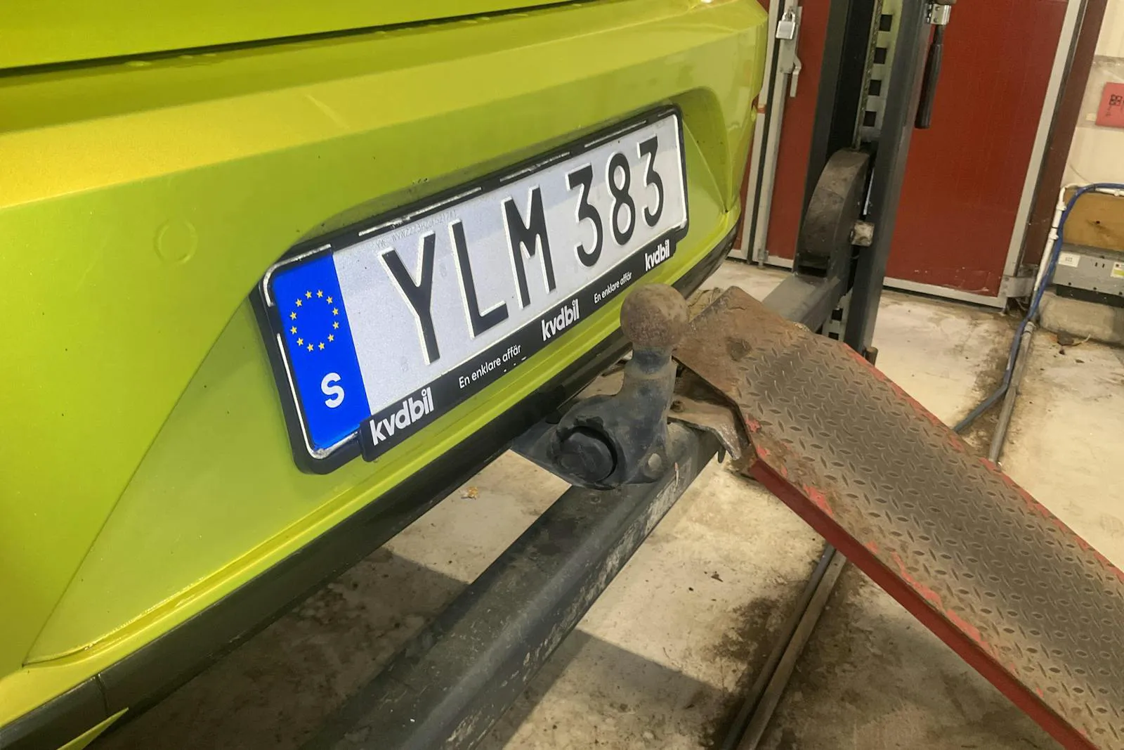 Vehicle image 15