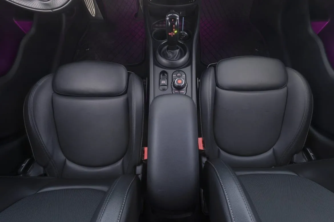 Vehicle image 18