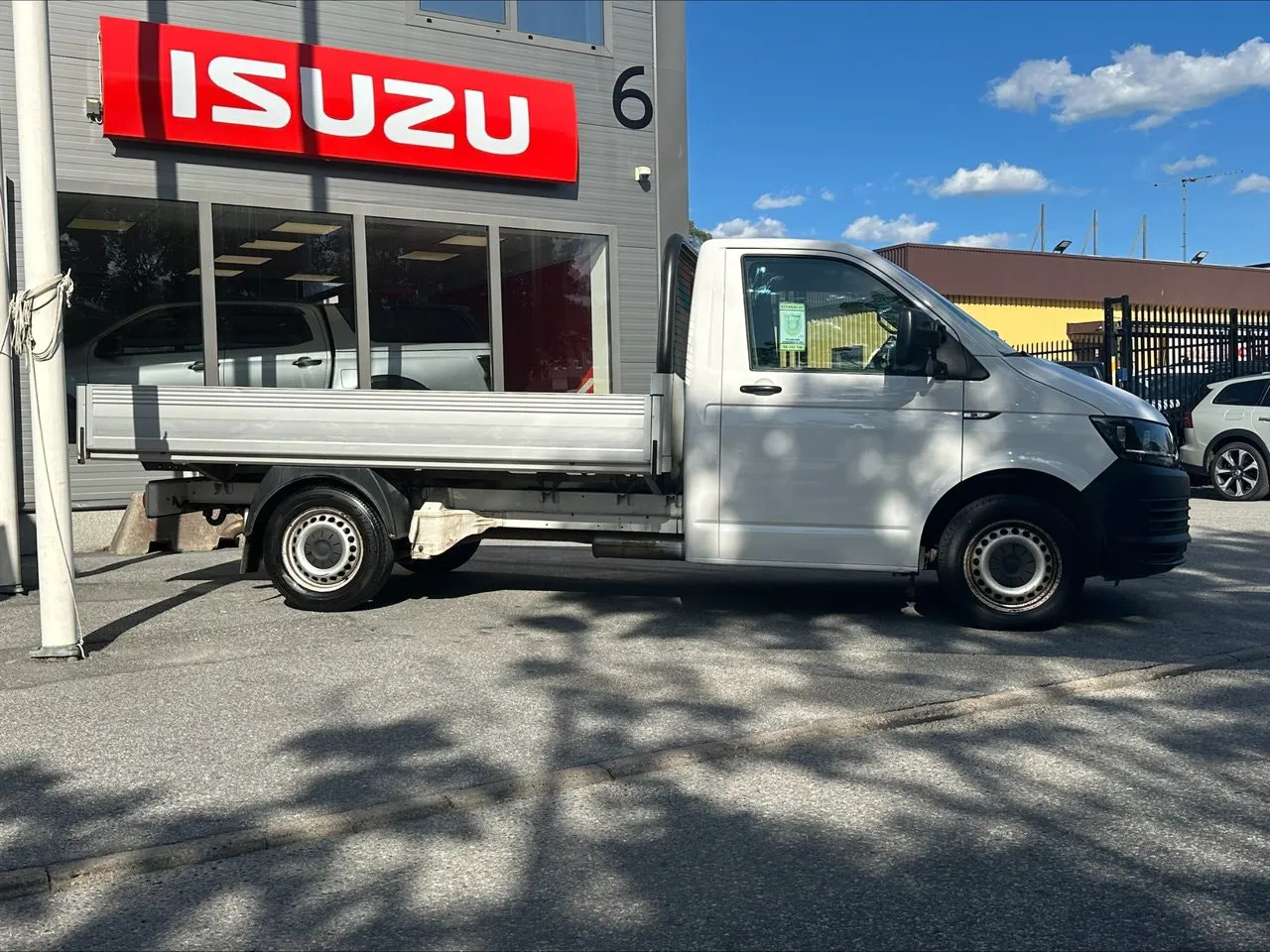 Vehicle image 4