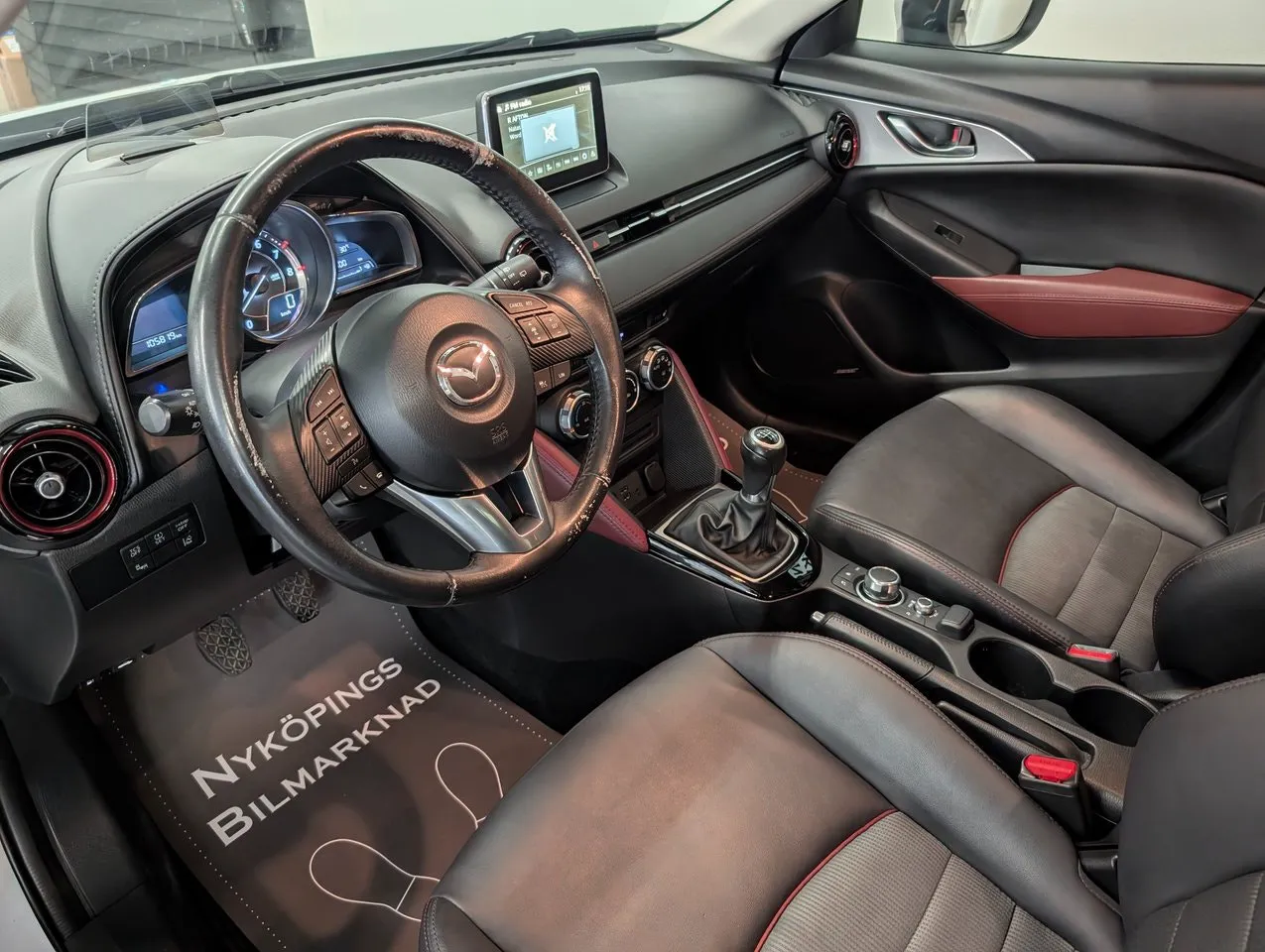 Vehicle image 8