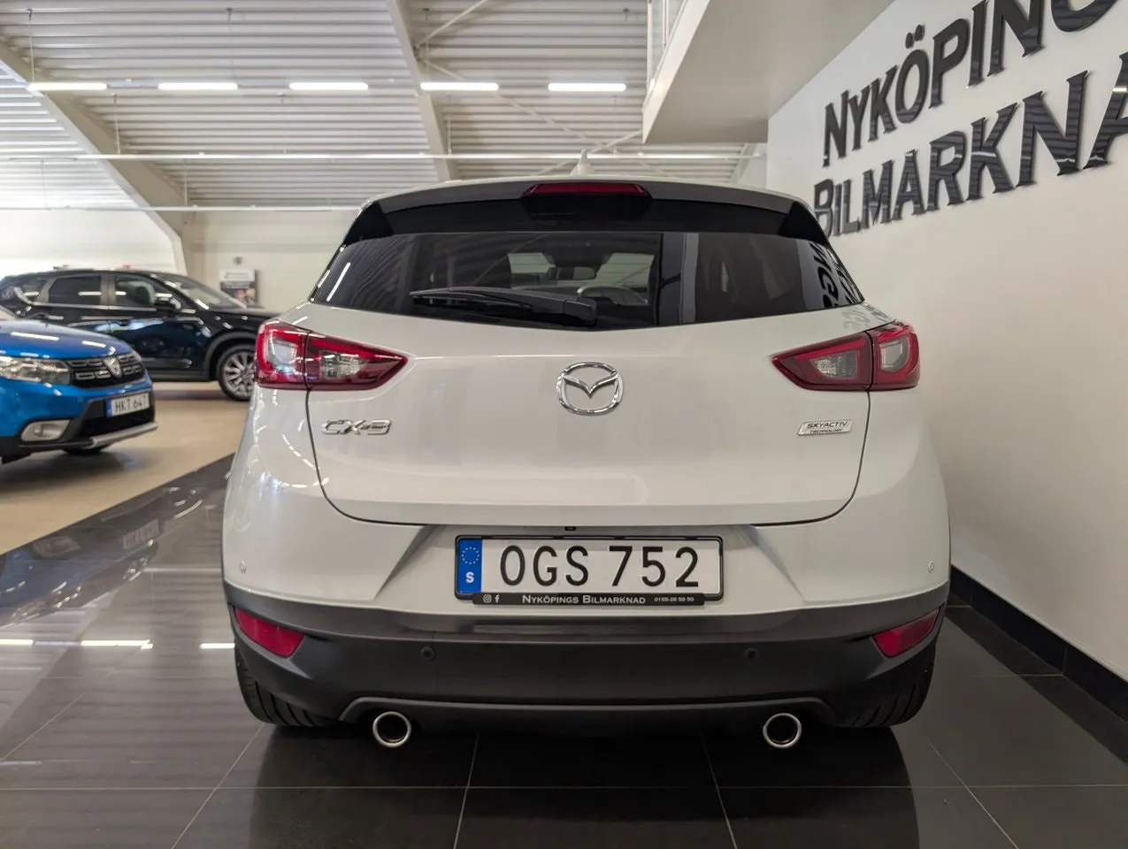 Vehicle image 2