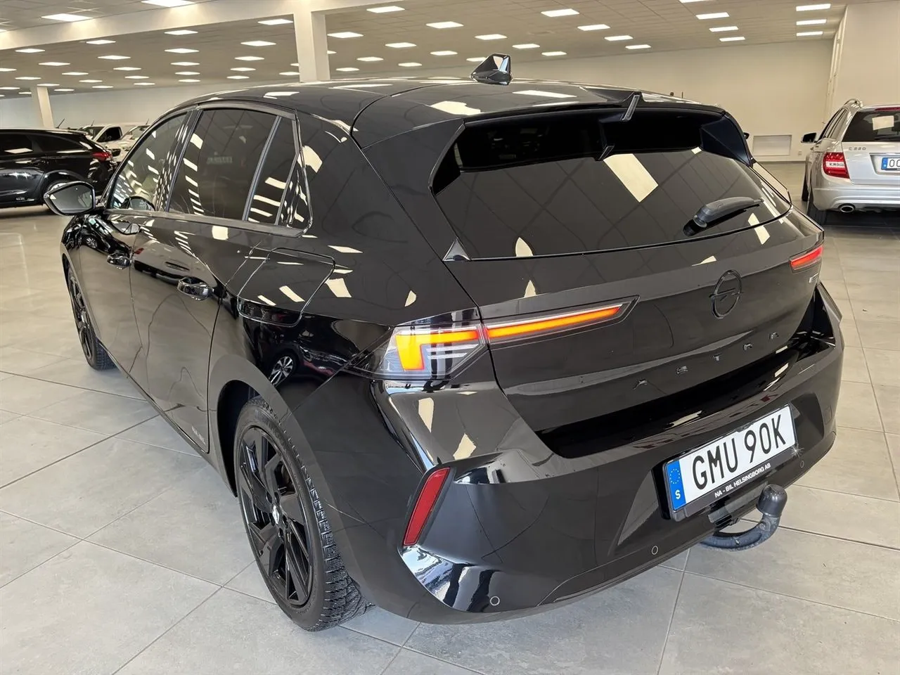 Vehicle image 3