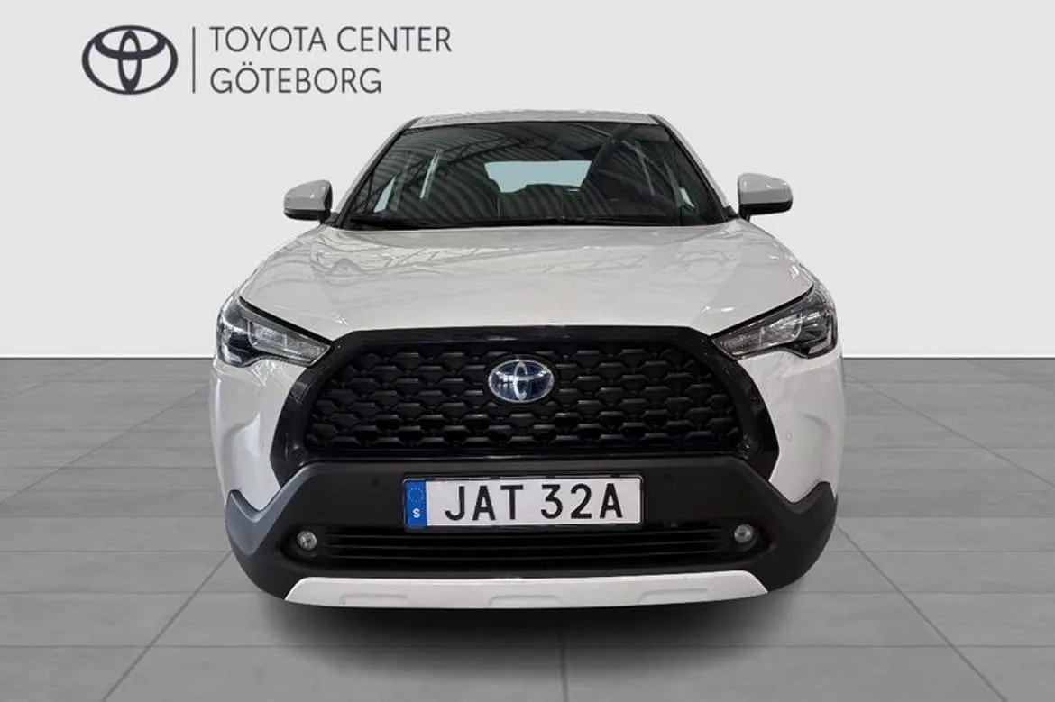 Vehicle image 6