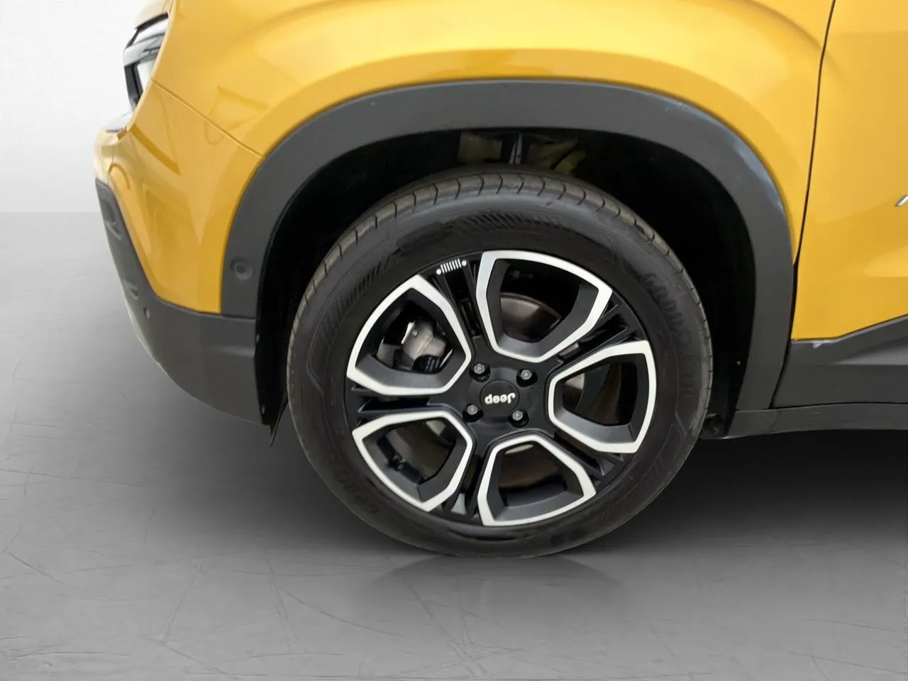 Vehicle image 32