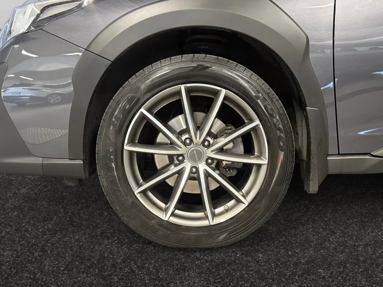 Vehicle image 15