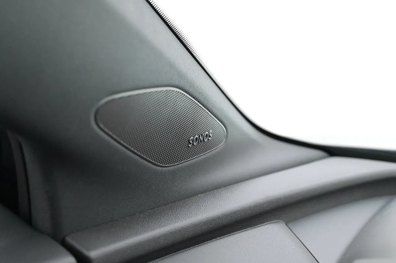 Vehicle image 18