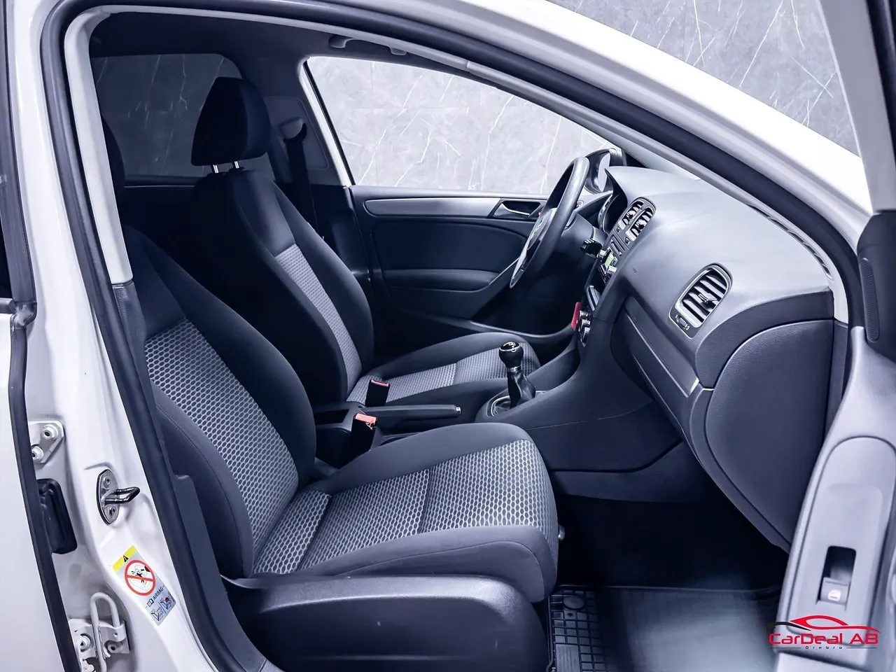 Vehicle image 14