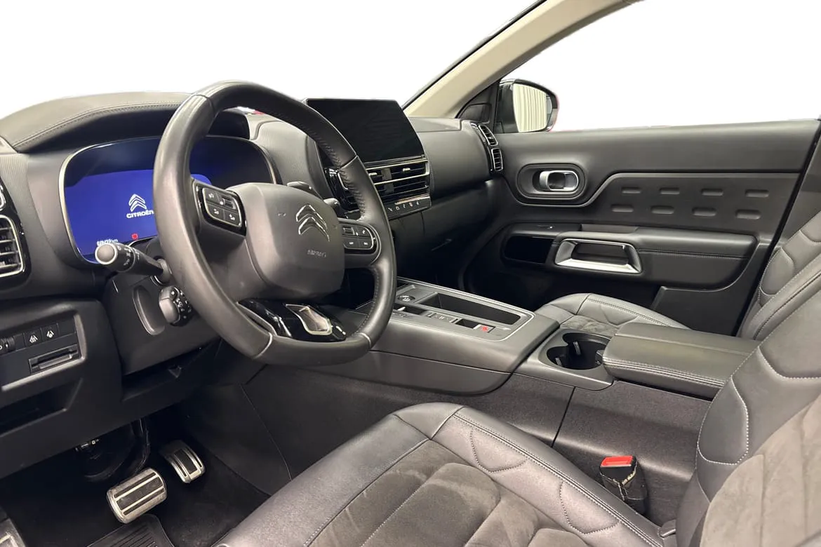 Vehicle image 7