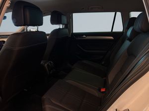 Volkswagen Passat bild 13