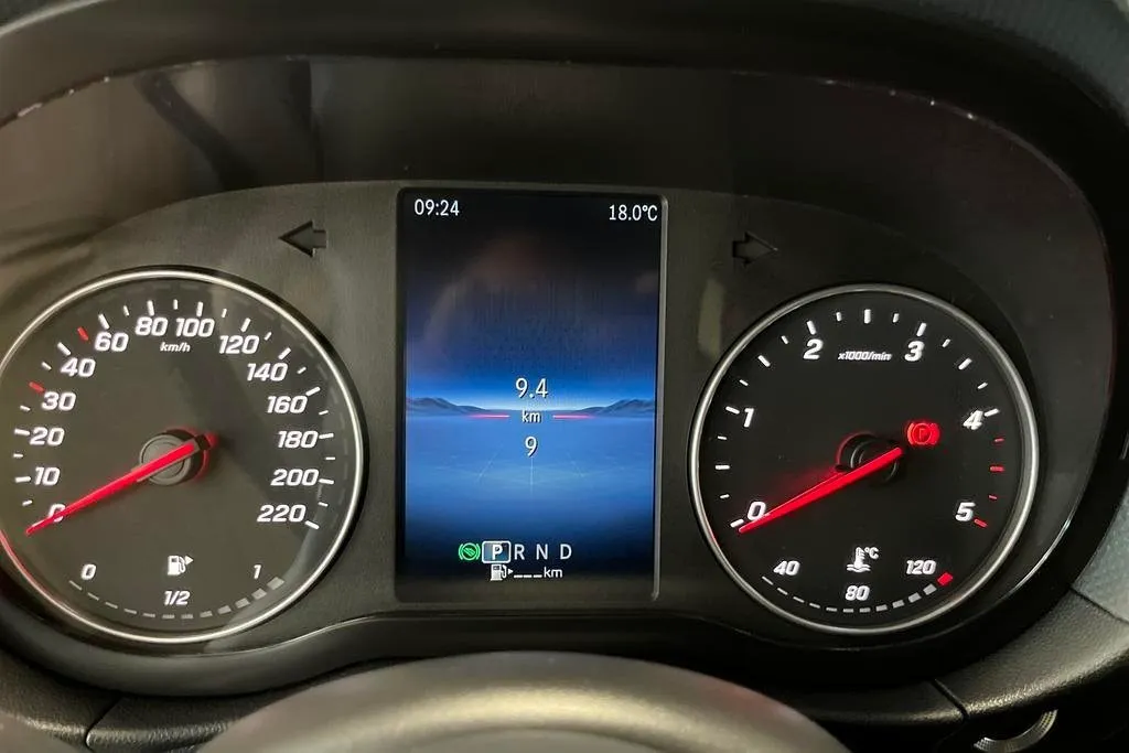 Vehicle image 9
