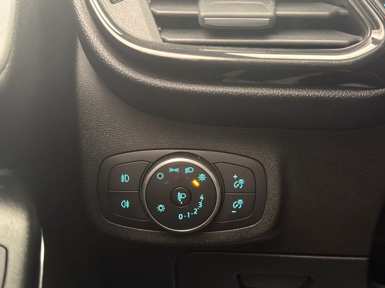 Vehicle image 27