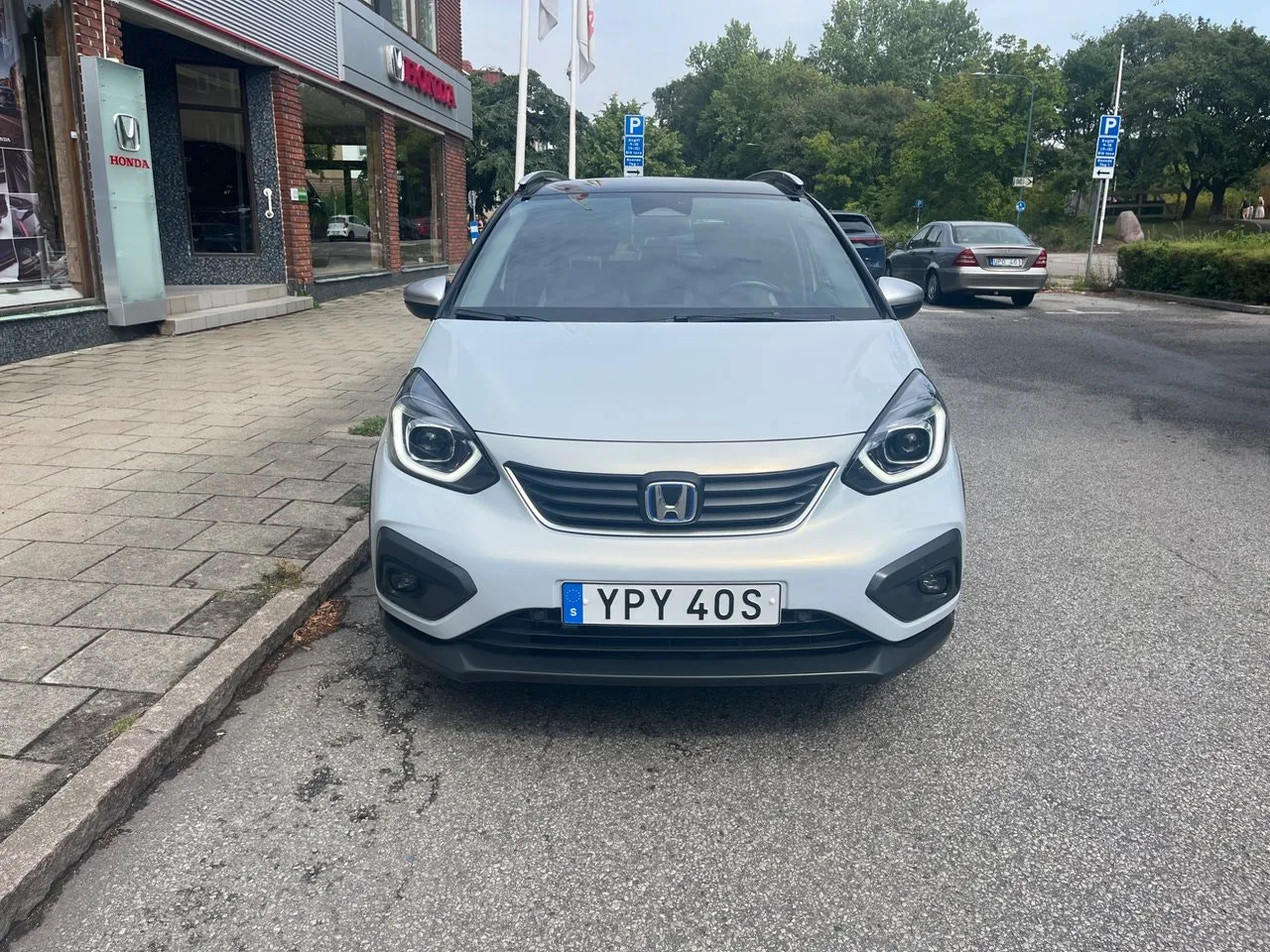 Vehicle image 2