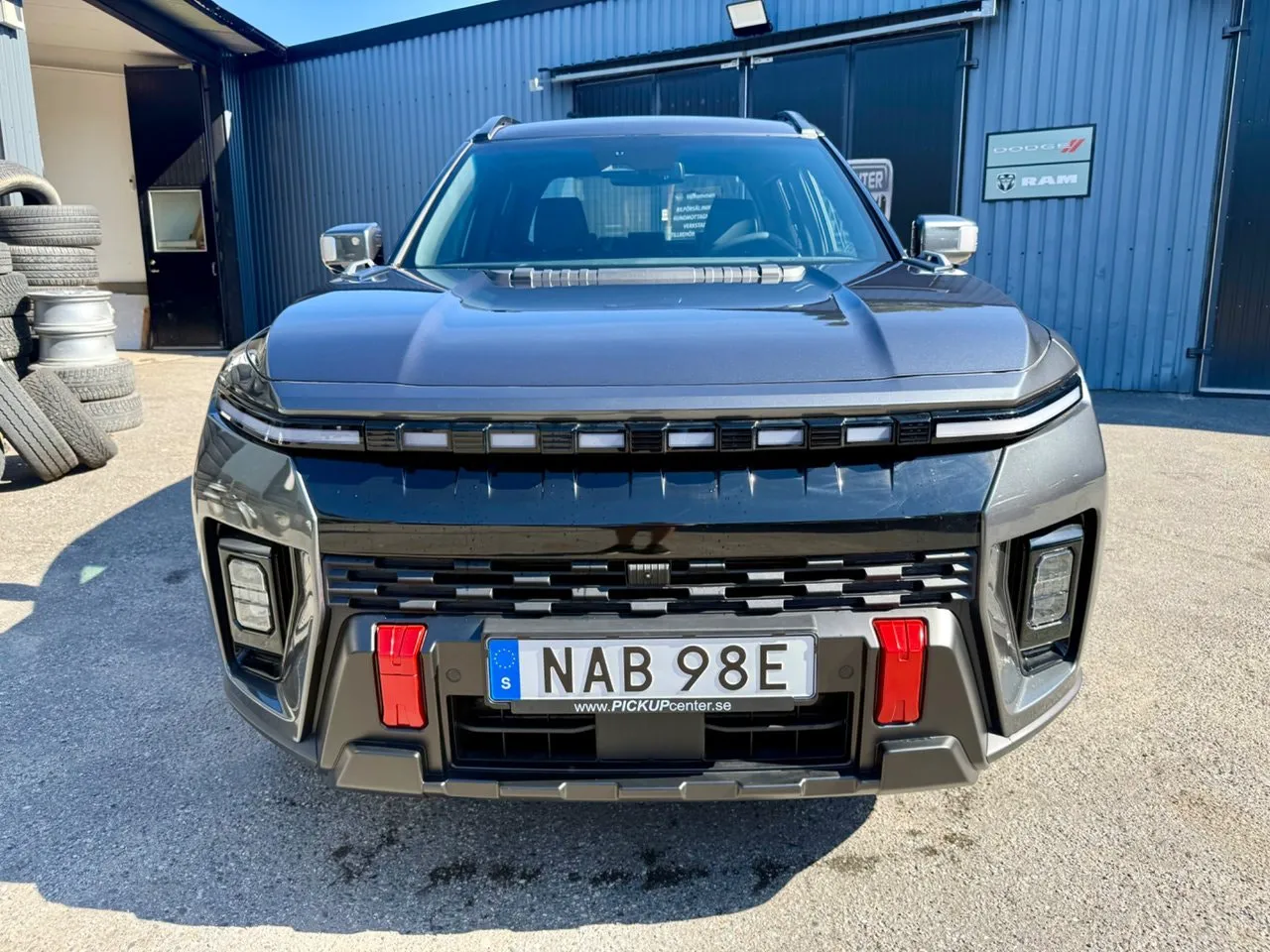Vehicle image 6