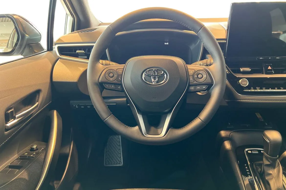 Vehicle image 9