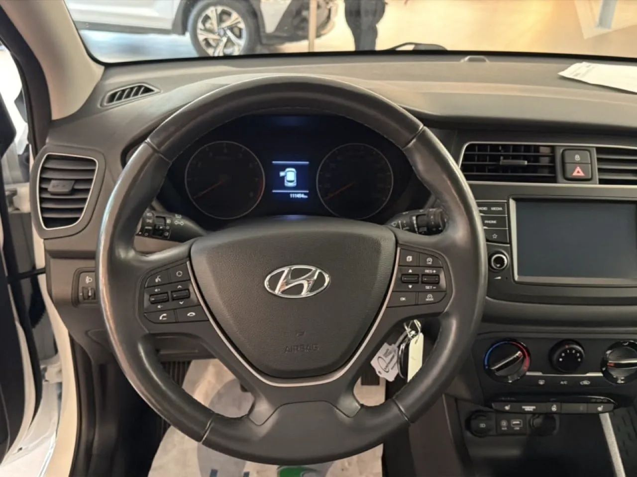 Vehicle image 15