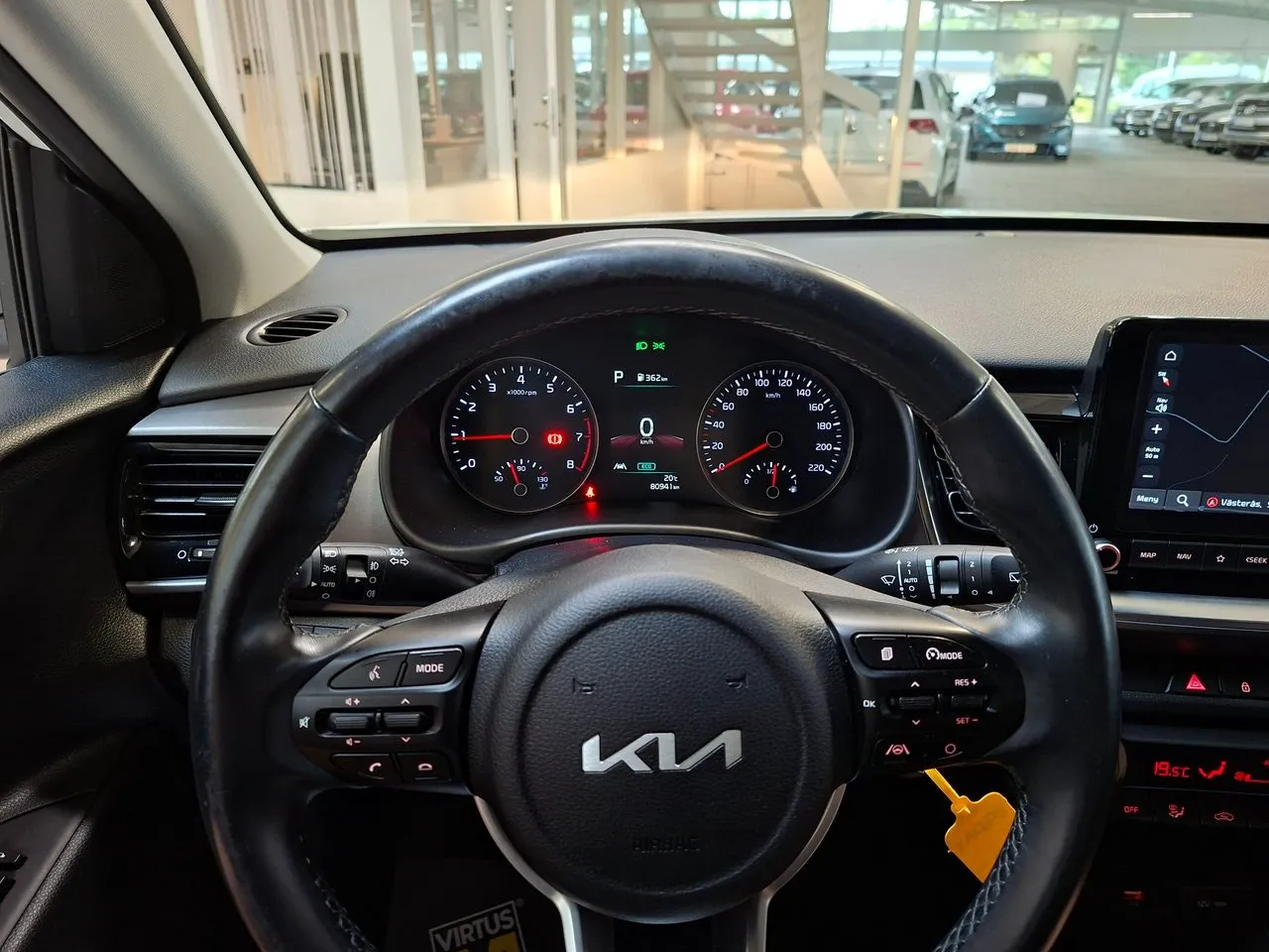 Vehicle image 14