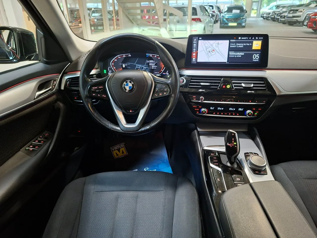 Vehicle image 12