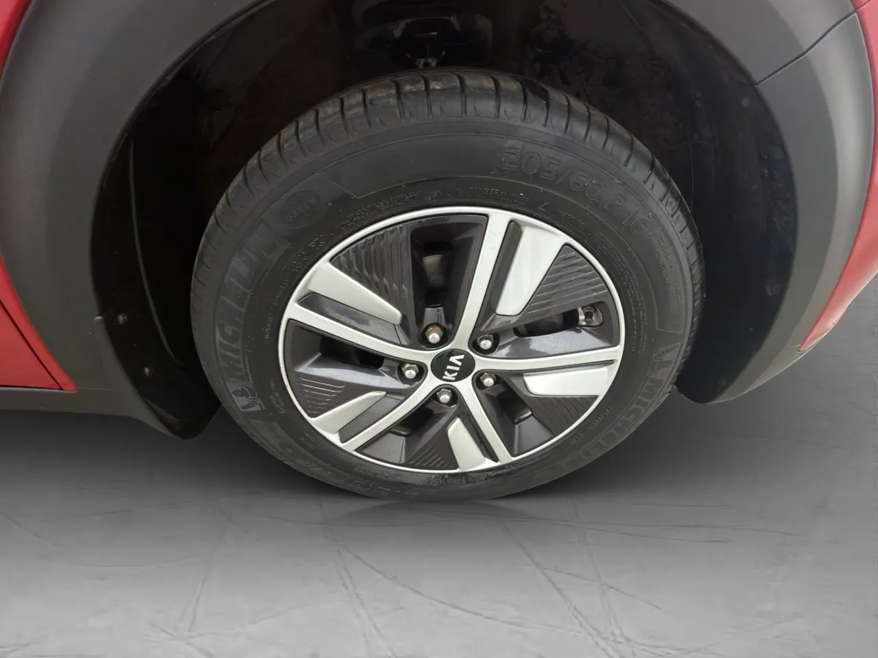 Vehicle image 35
