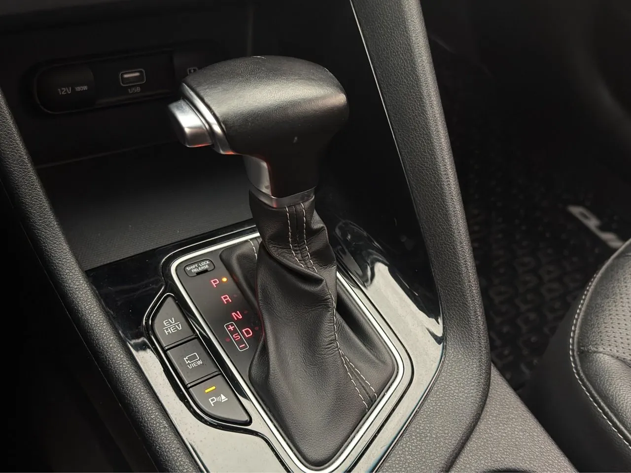Vehicle image 26