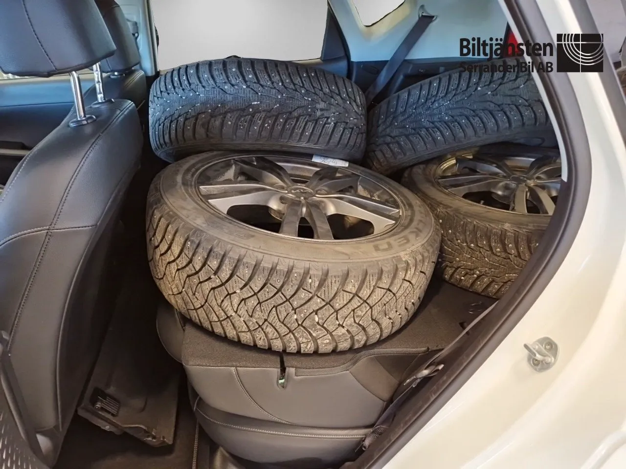 Vehicle image 8