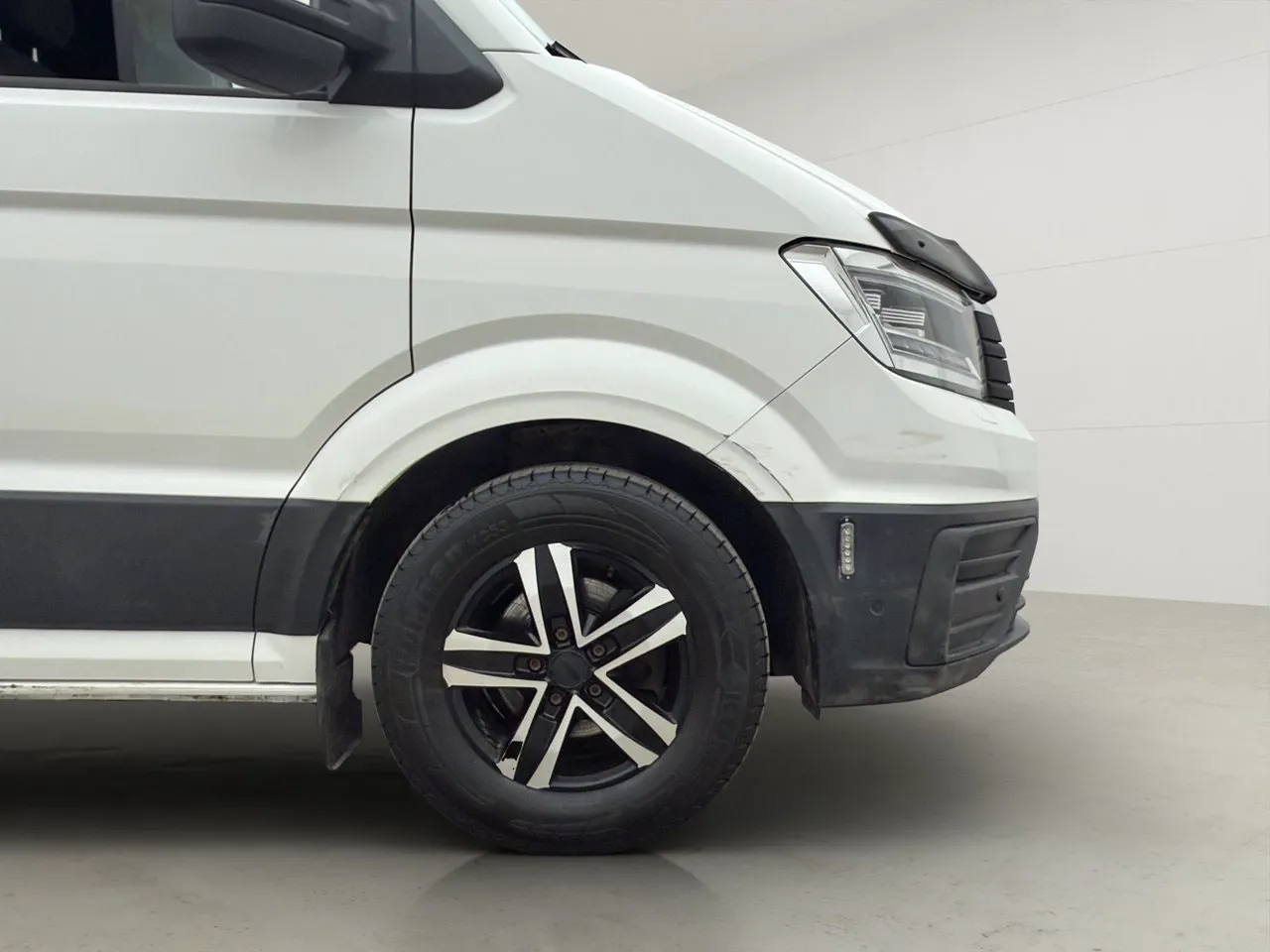 Vehicle image 33