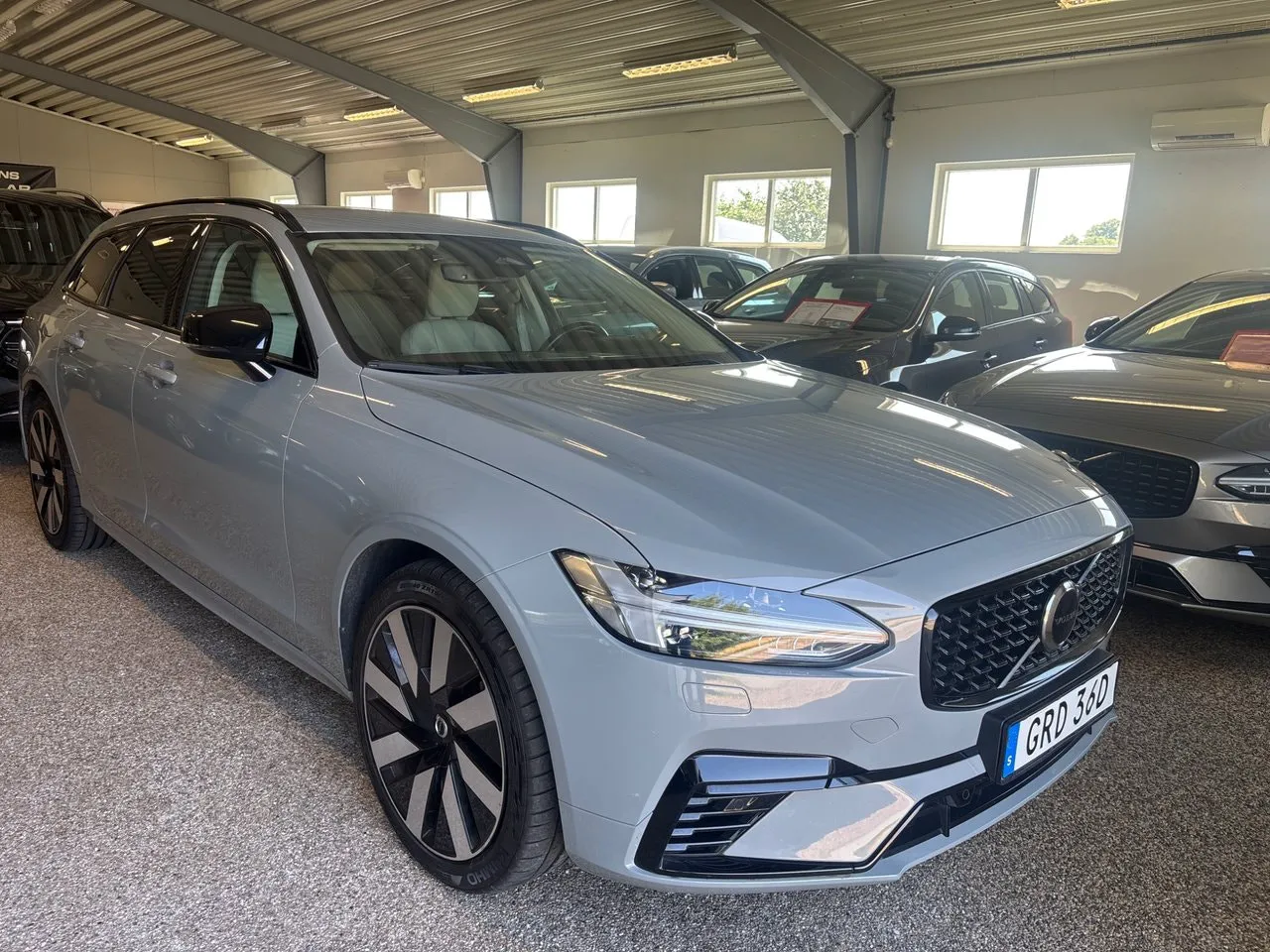 Vehicle image 9