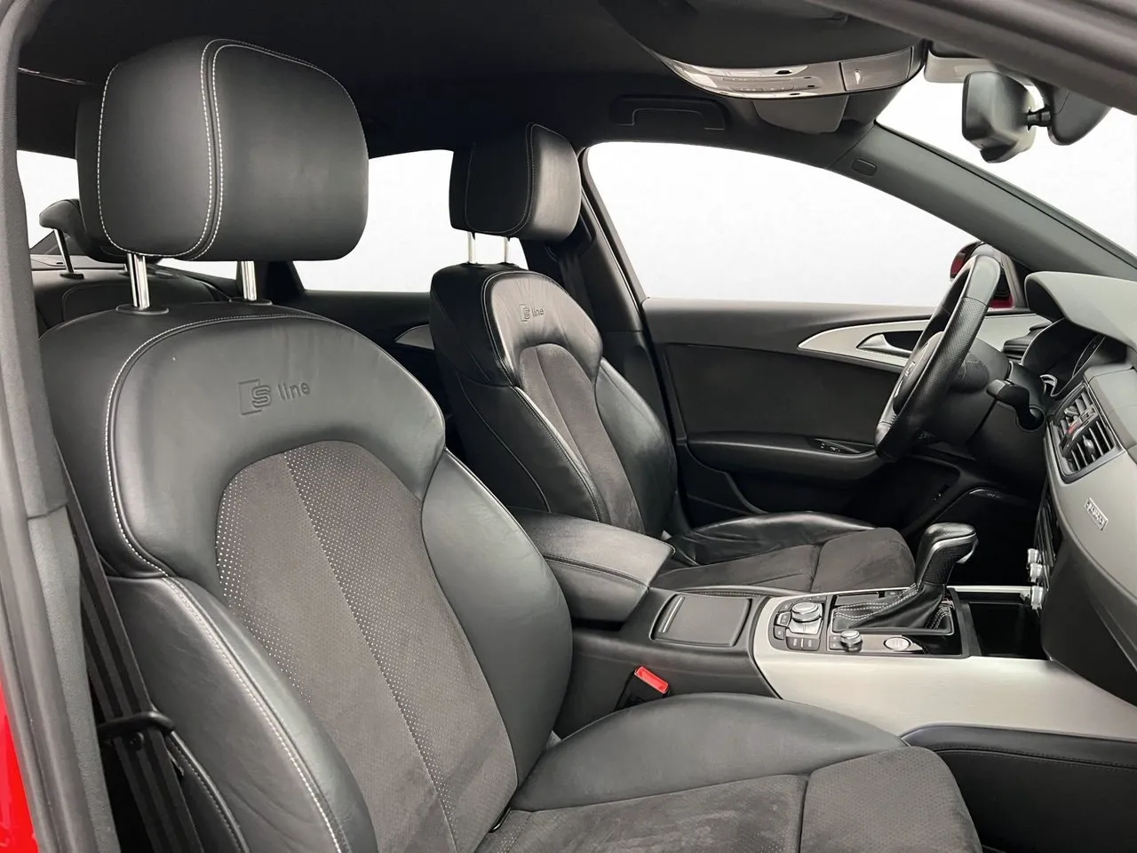 Vehicle image 25