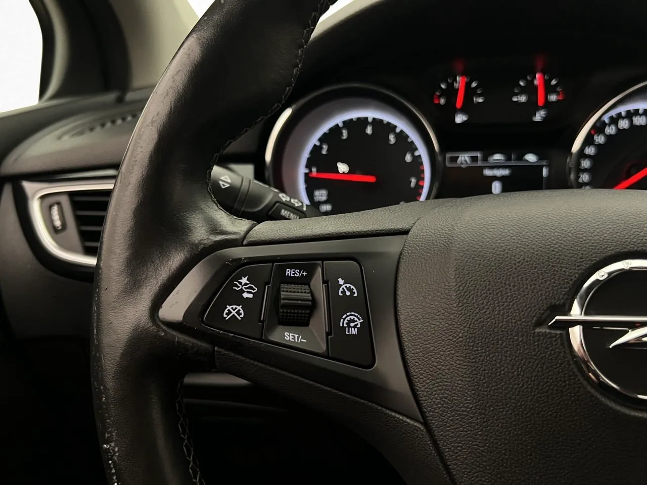 Vehicle image 14